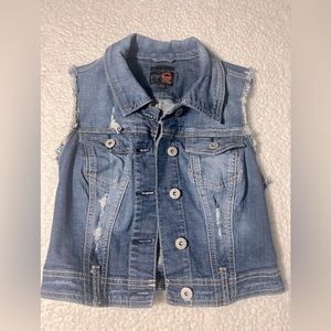 G by Guess sleeveless jean jacket. Size Small. Excellent condition.